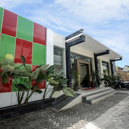 Malioboro Garden Hotel Yogyakarta Exteriör bild
