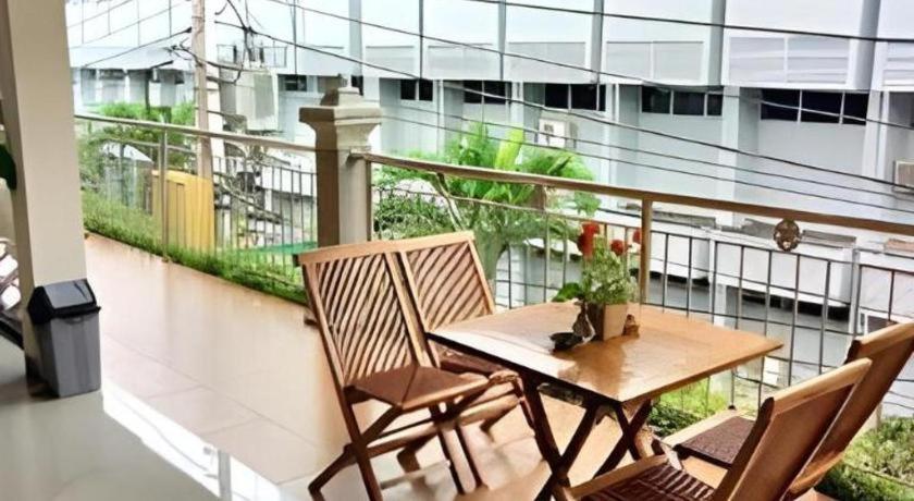 Malioboro Garden Hotel Yogyakarta Exteriör bild