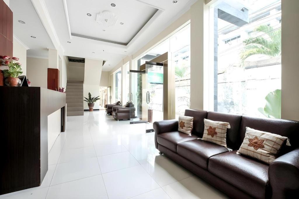 Malioboro Garden Hotel Yogyakarta Exteriör bild