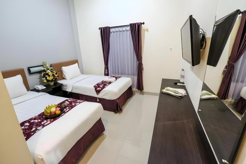 Malioboro Garden Hotel Yogyakarta Exteriör bild