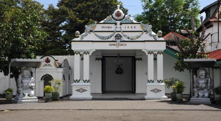 Malioboro Garden Hotel Yogyakarta Exteriör bild
