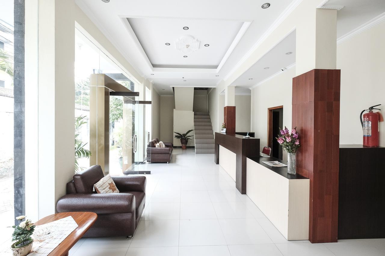 Malioboro Garden Hotel Yogyakarta Exteriör bild