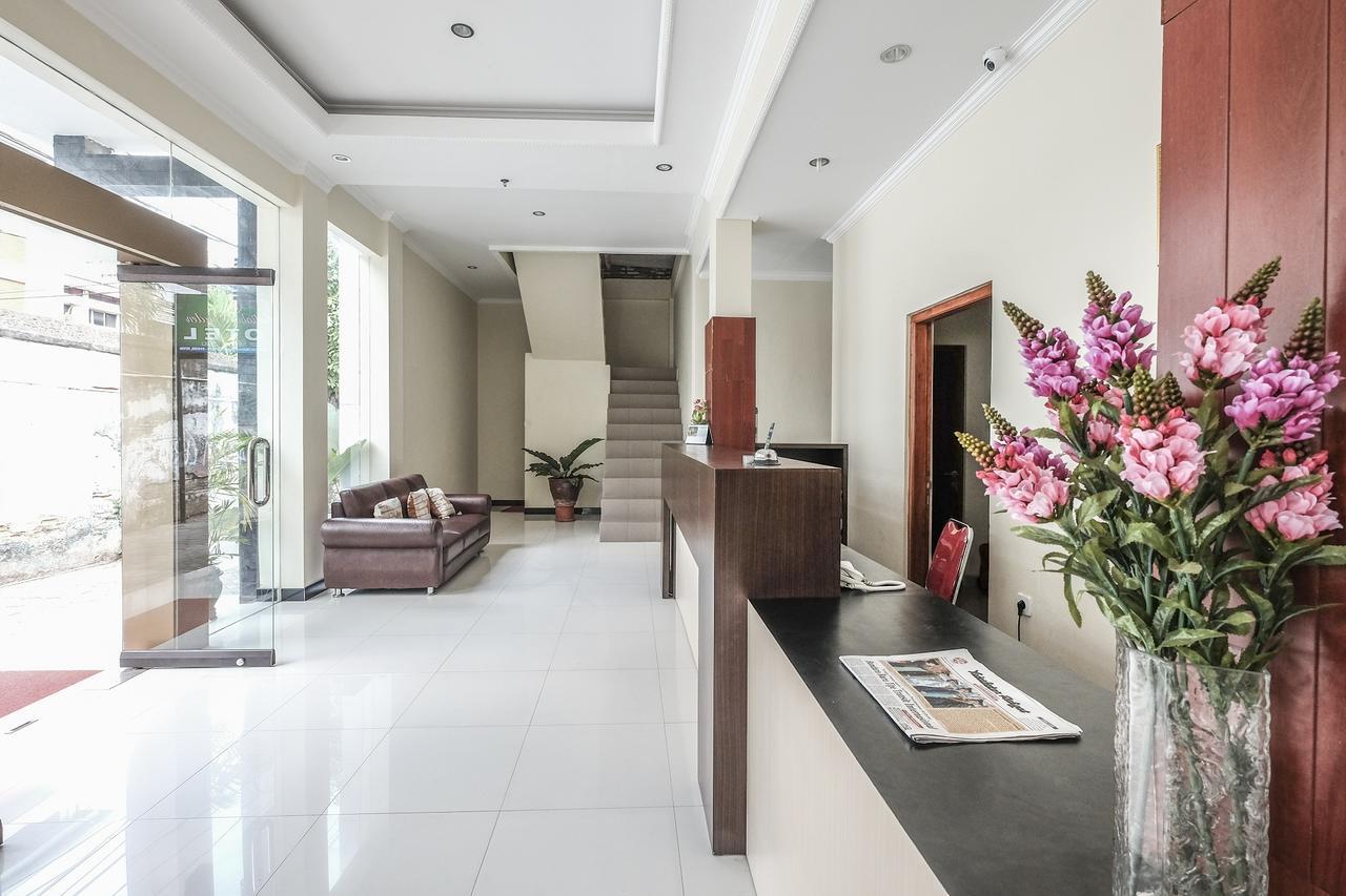 Malioboro Garden Hotel Yogyakarta Exteriör bild